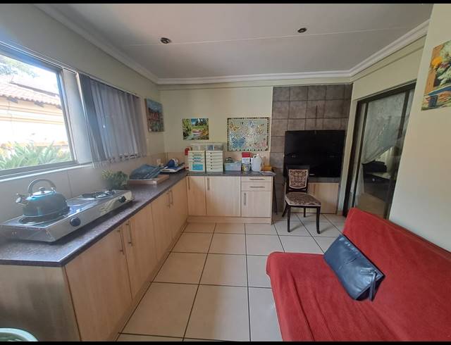 3 BEDROOM TOWNHOUSE TO LET IN ARCON PARK